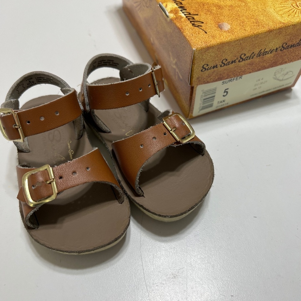 Sun sand salt water sandals tan size 5 surfer